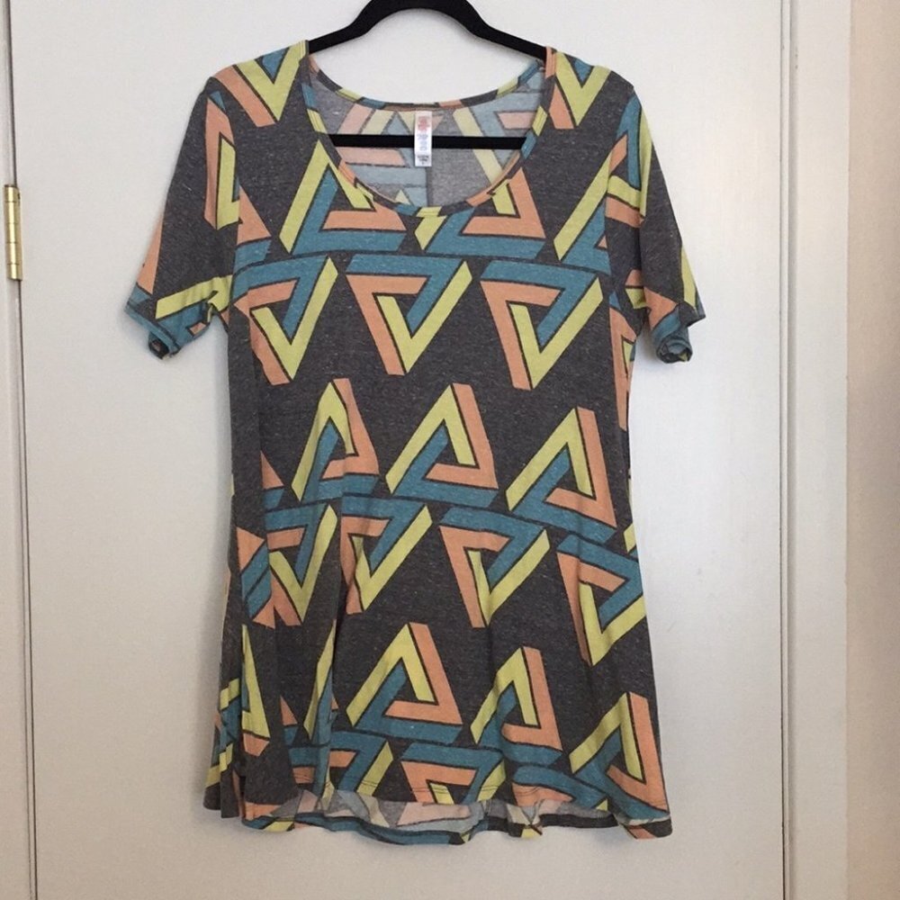 S‎ LuLaRoe Perfect Tee NWOT